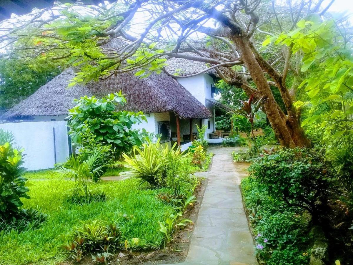 Diani Banda Cottages Diani Beach Ngoại thất bức ảnh